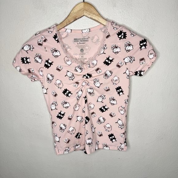 Hello Kitty Lace Trim Pink Tee Size XS All Over Print Sanrio Hybrid Apparel Top - Picture 1 of 8